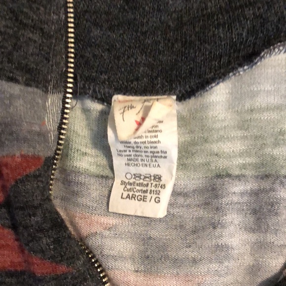 Aztec and gray shirt - Picture 2 of 3